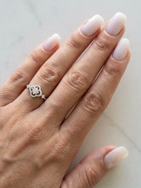53. Sterling silver clover ring